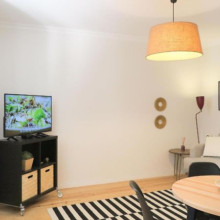 Historic Alfama Apt With Modern Style Lisboa Екстериор снимка